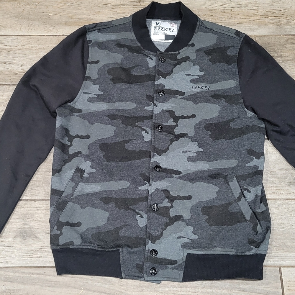 Ezekiel mens med jacket snap closure black grey camo